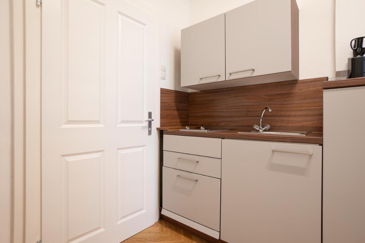 Modern Hotel-Styled Apartment In The Second District Of Vienna. Екстериор снимка